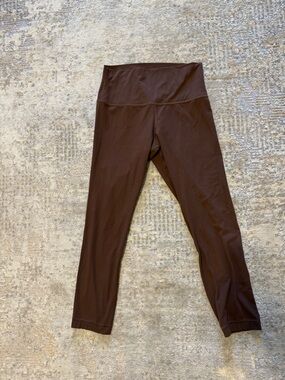 Ribbed Lululemon Cropped Leggings. Size 8.